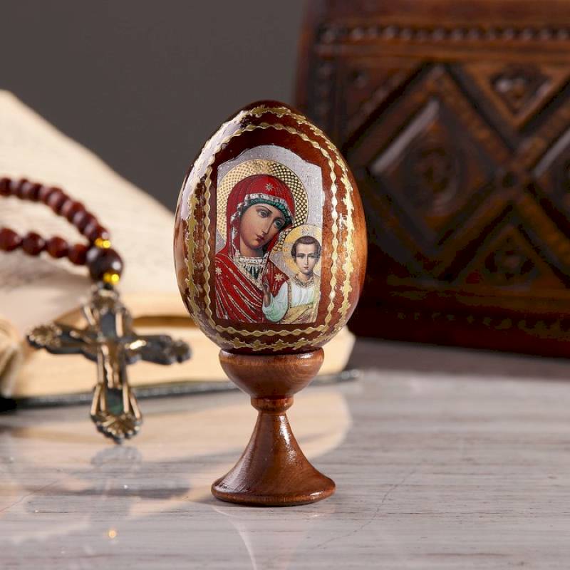 Сувенир Яйцо на подставке икона "Божья Матерь Казанская", 9 x 4 см